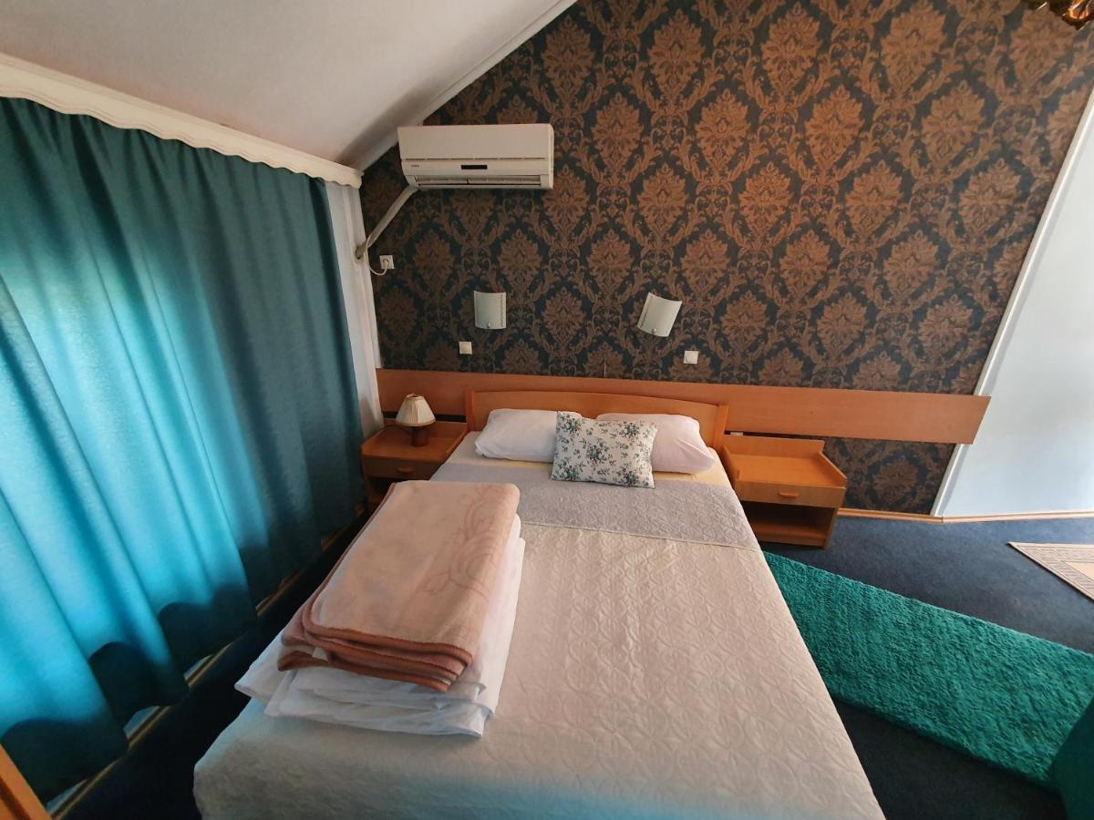 Motel Zoka Dvorovi Екстер'єр фото