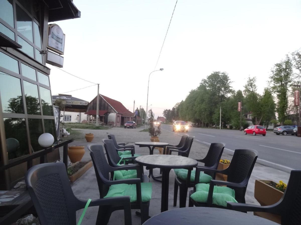 Motel Zoka Dvorovi Екстер'єр фото
